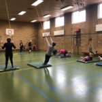 Sportende oudere dames in een gymzaal in de omgeving Breukelen